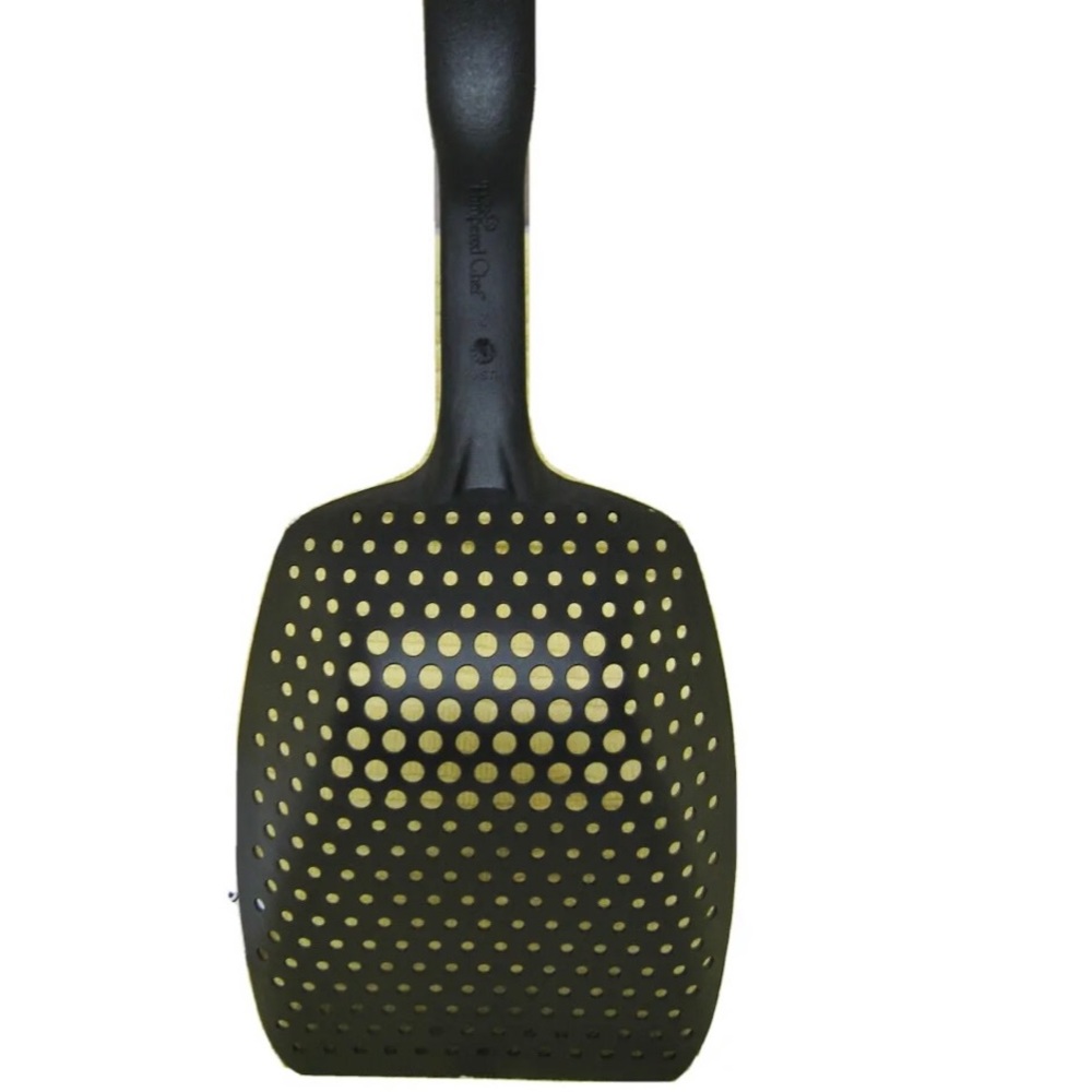 Pampered Chef scoop and serve ladle/ basket